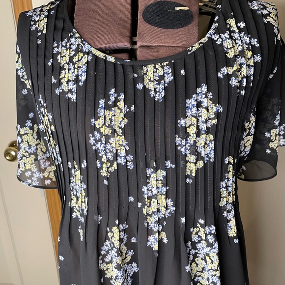 In Every Story Sheer floral midi dress 5X - Picture 3 of 7